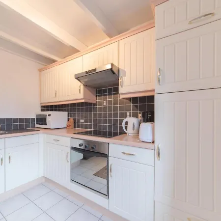 Semesterbostad Vissershuisje 9-28 By Interhome *